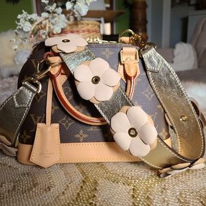 Leather Shoulder Strap with Flowers